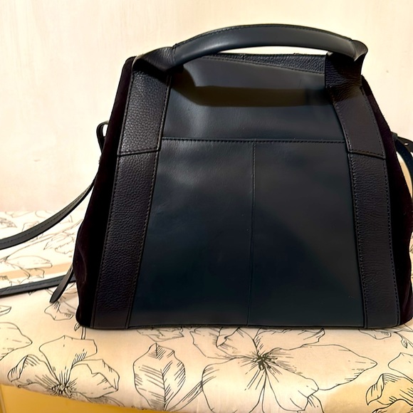 Handbag - Picture 3 of 10